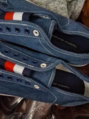 Tommy Hilfiger Womens's Blue Jeans - Classic Denim Style